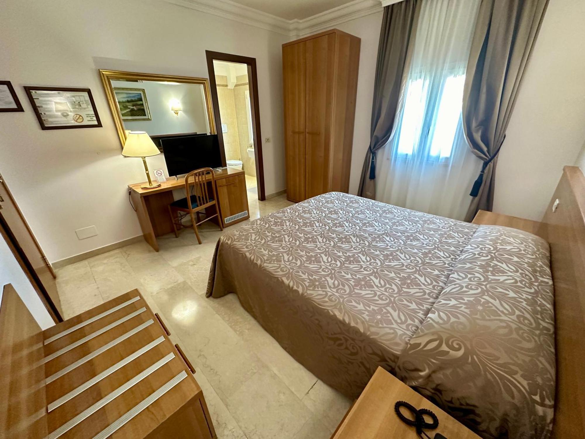Hotel Principe Di Piemonte Рим Экстерьер фото